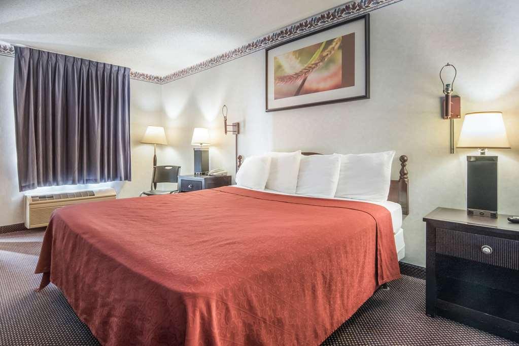 Econo Lodge Inn & Suites Sweetwater I-20 Room photo