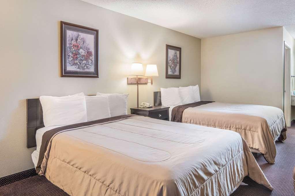 Econo Lodge Inn & Suites Sweetwater I-20 Room photo