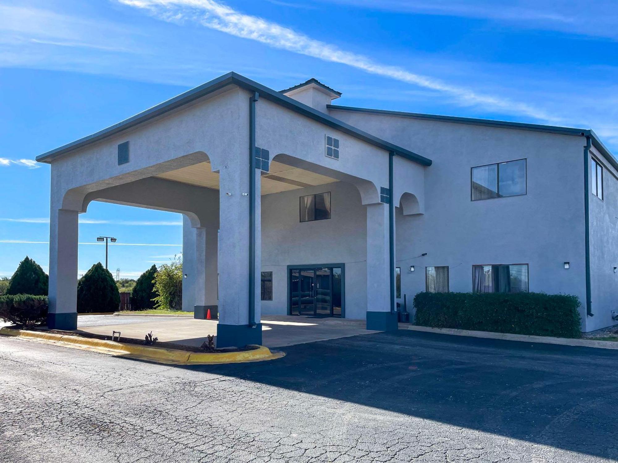 Econo Lodge Inn & Suites Sweetwater I-20 Exterior photo